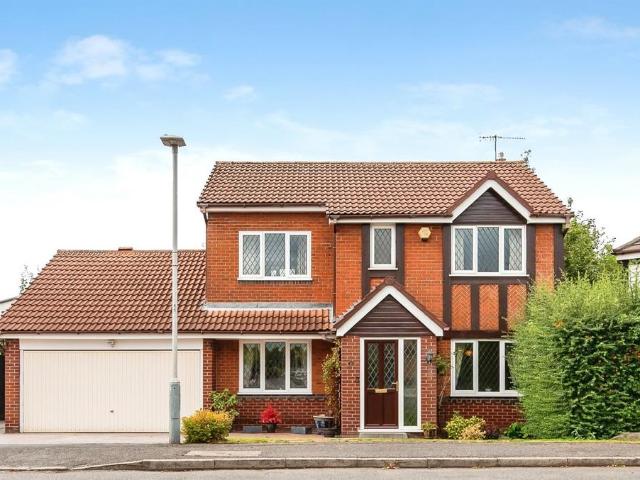 4 bedroom detached house for sale