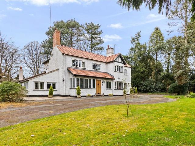 4 bedroom detached house for sale