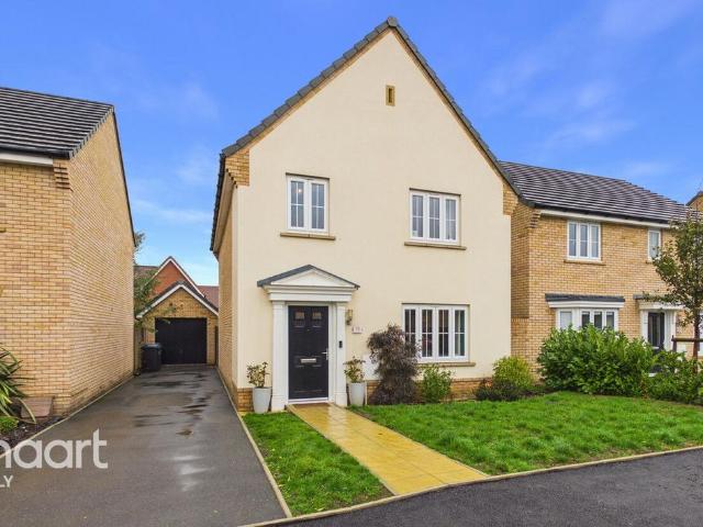 4 bedroom detached house for sale