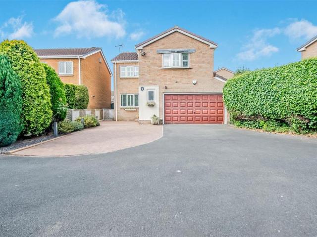 4 bedroom detached house for sale