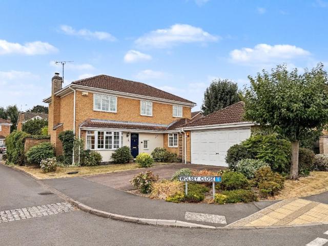 4 bedroom detached house for sale