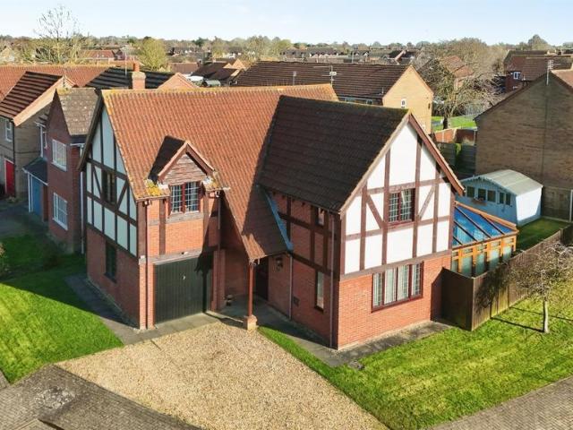 4 bedroom detached house for sale