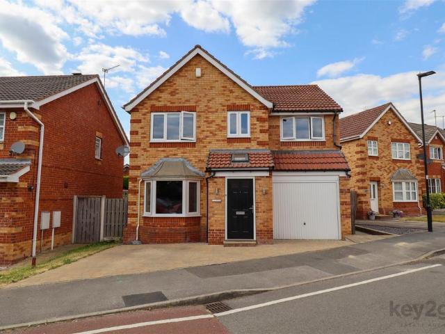 4 bedroom detached house for sale