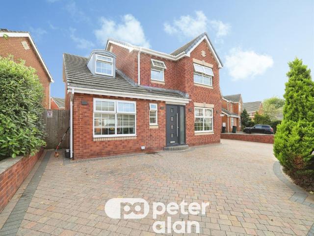 4 bedroom detached house for sale