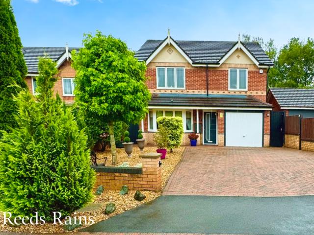 4 bedroom detached house for sale
