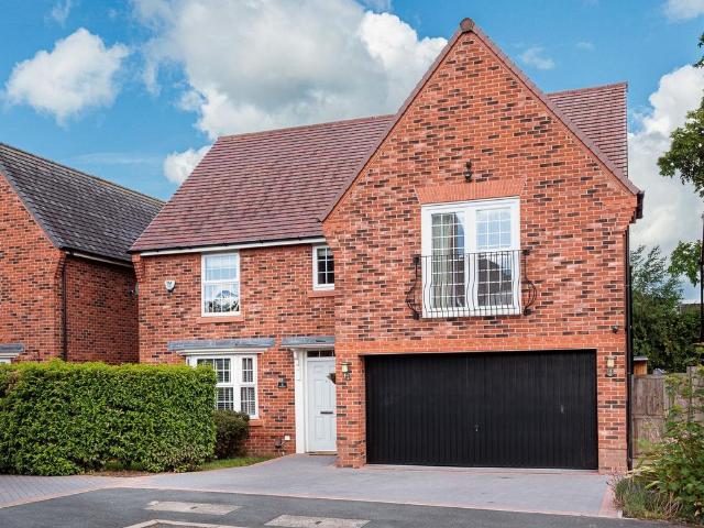 4 bedroom detached house for sale