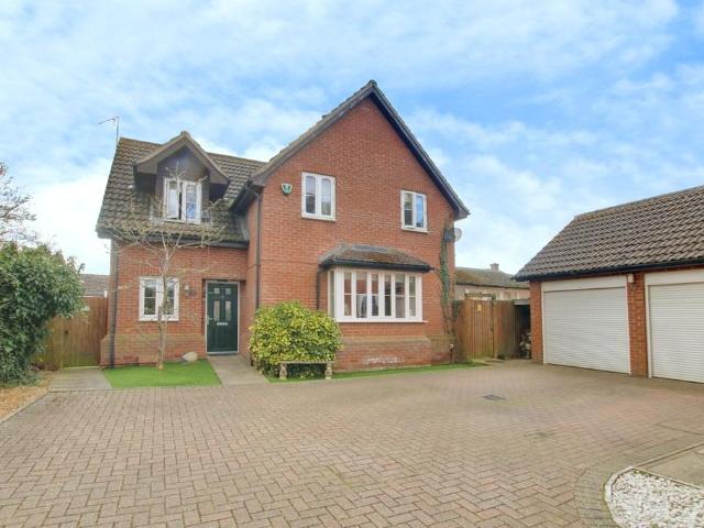 4 bedroom detached house for sale