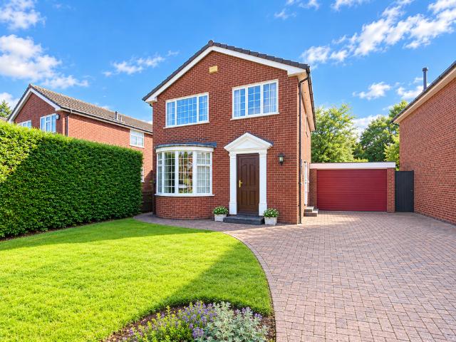 4 bedroom detached house for sale