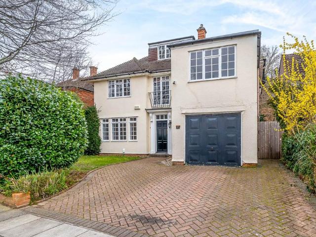 4 bedroom detached house for sale