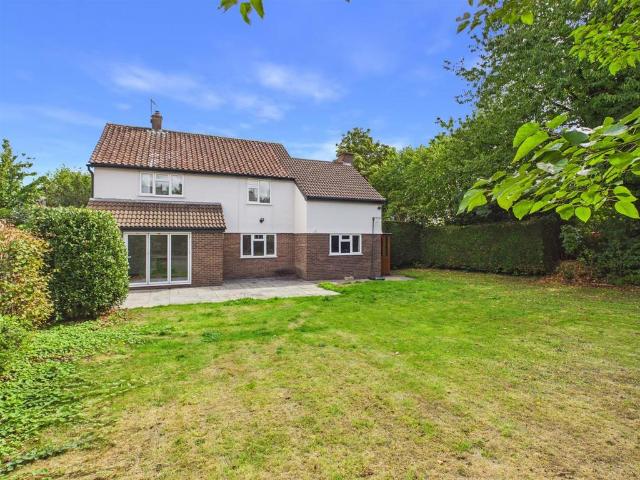 4 bedroom detached house for sale
