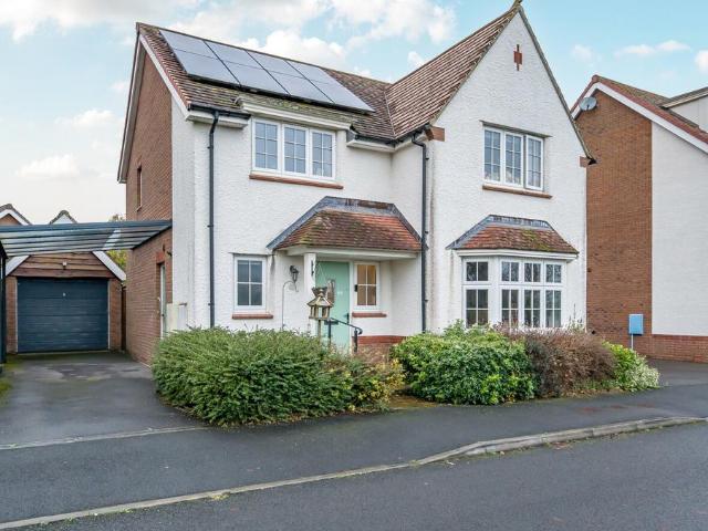 4 bedroom detached house for sale