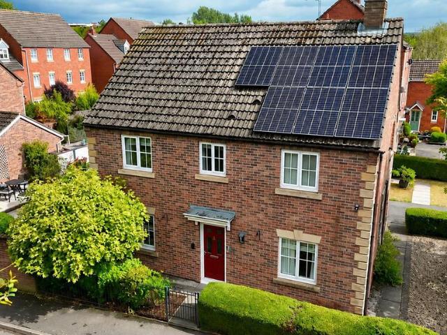 4 bedroom detached house for sale