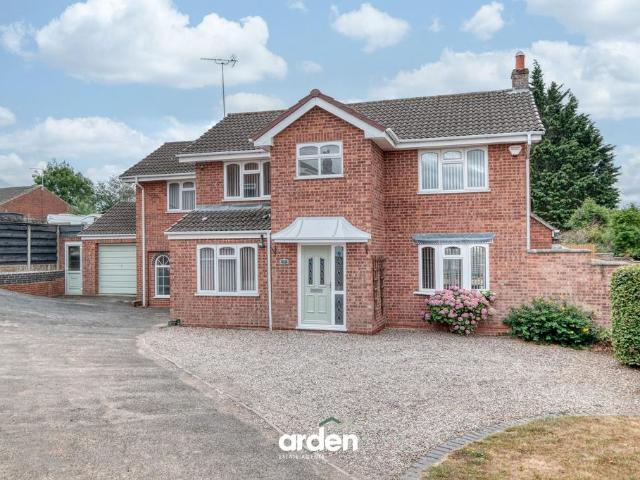 4 bedroom detached house for sale
