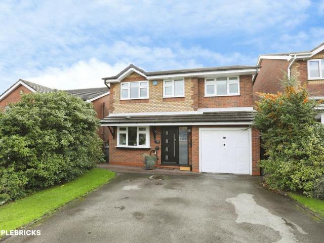 4 bedroom detached house for sale