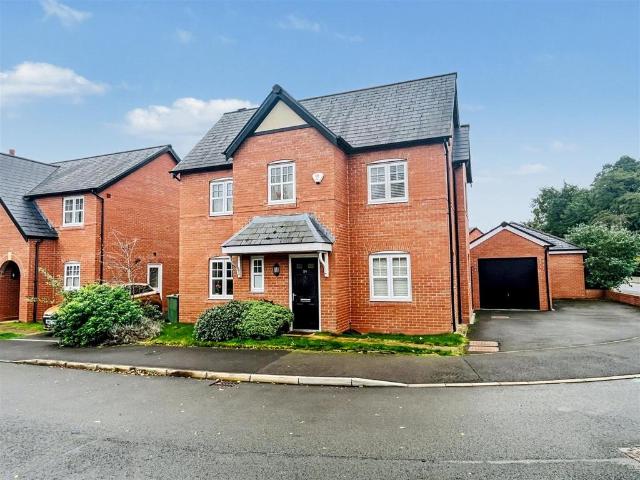 4 bedroom detached house for sale