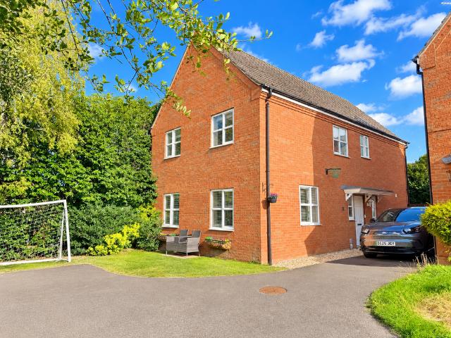 5 bedroom detached house for sale