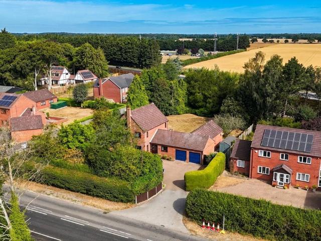 4 bedroom detached house for sale