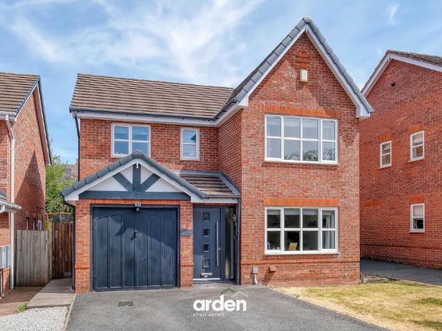 4 bedroom detached house for sale