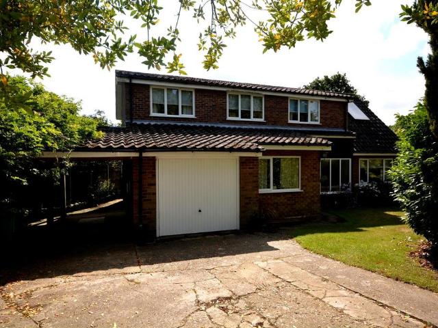 4 bedroom detached house for sale