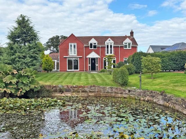 4 bedroom detached house for sale