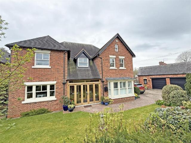 4 bedroom detached house for sale