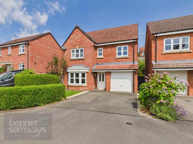 4 bedroom detached house for sale