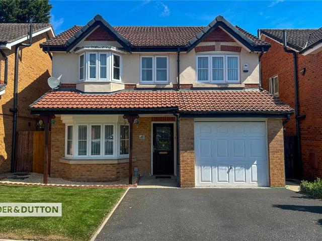 4 bedroom detached house for sale