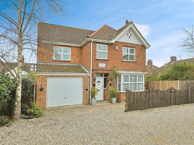 4 bedroom detached house for sale