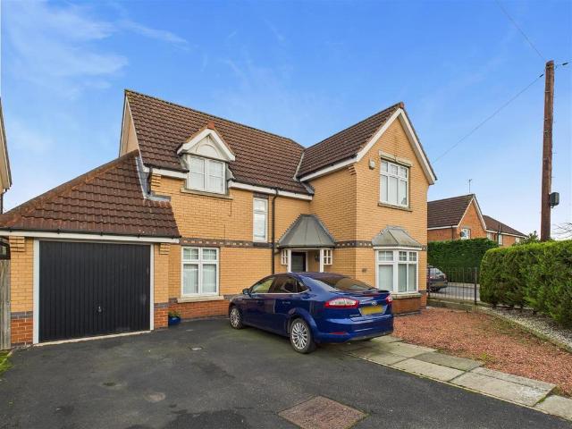4 bedroom detached house for sale