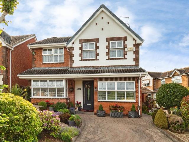 4 bedroom detached house for sale