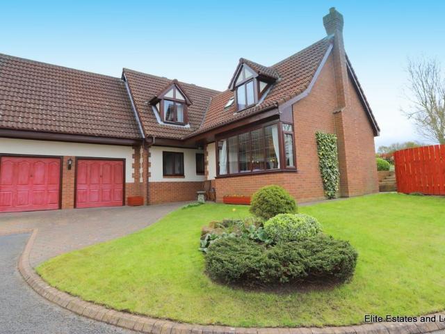 4 bedroom detached house for sale