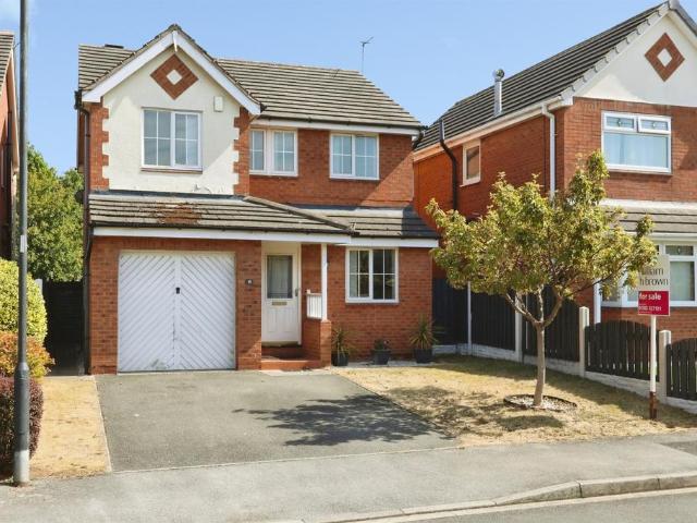 4 bedroom detached house for sale