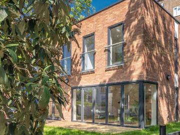 Streatham, London, Greater London - Garden