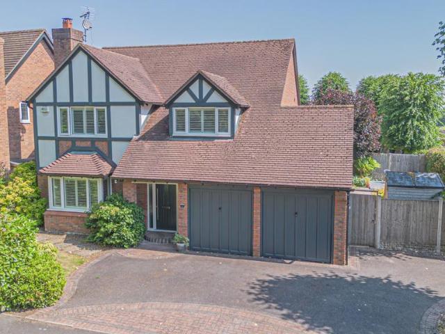 4 bedroom detached house for sale