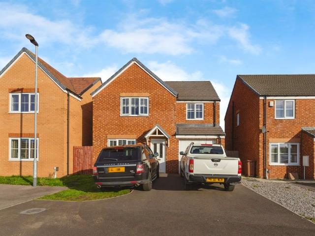 4 bedroom detached house for sale