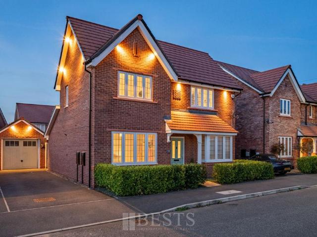 4 bedroom detached house for sale
