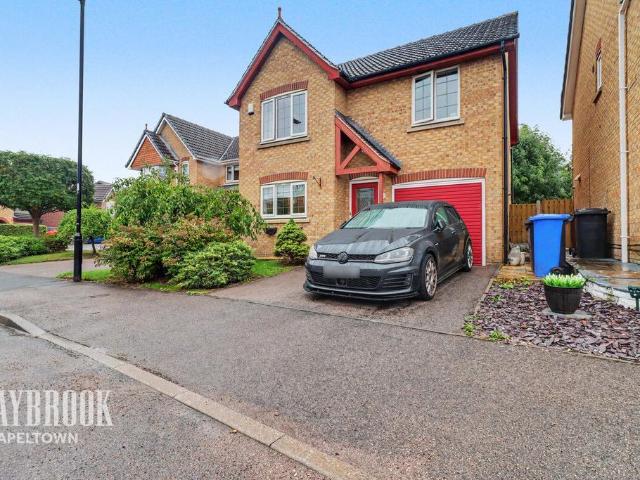 4 bedroom detached house for sale