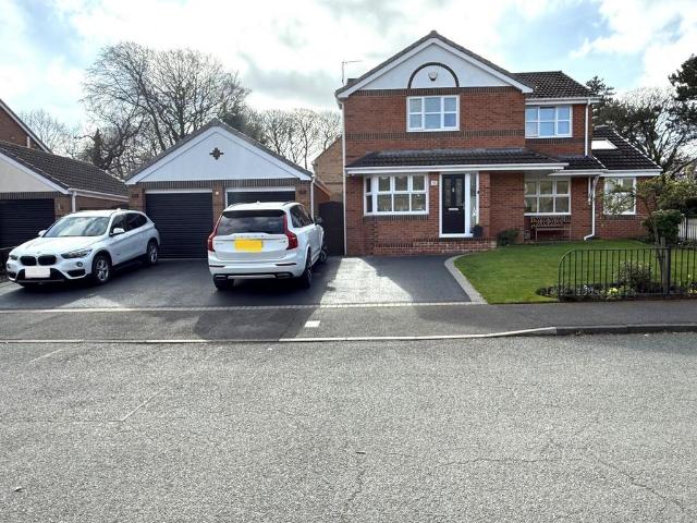 4 bedroom detached house for sale
