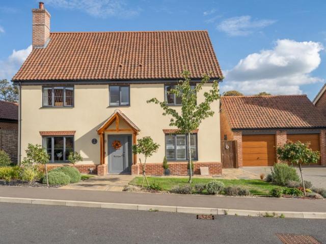 4 bedroom detached house for sale