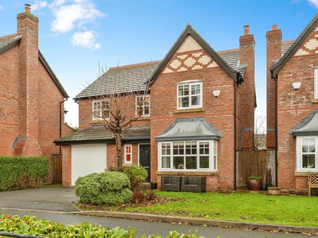 4 bedroom detached house for sale