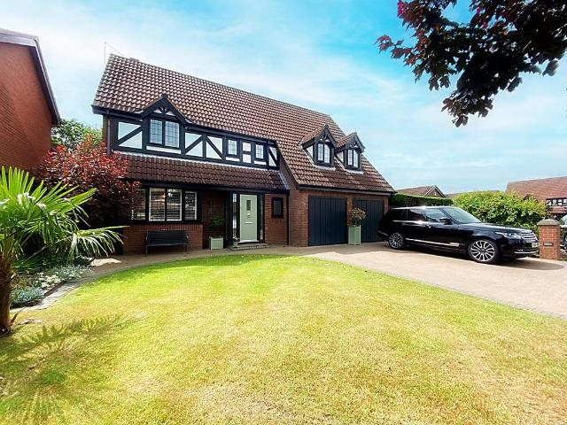 4 bedroom detached house for sale