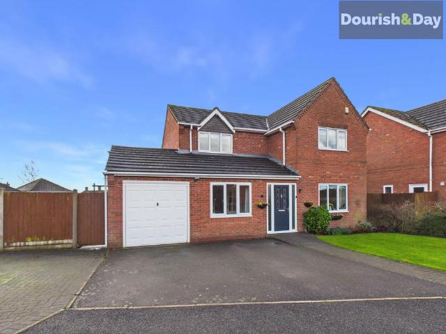 4 bedroom detached house for sale