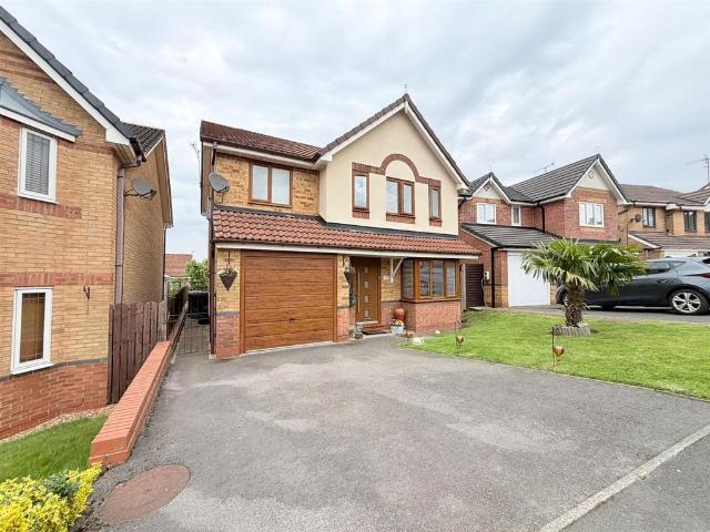 4 bedroom detached house for sale