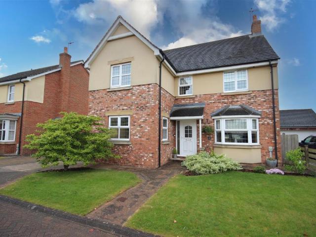 4 bedroom detached house for sale