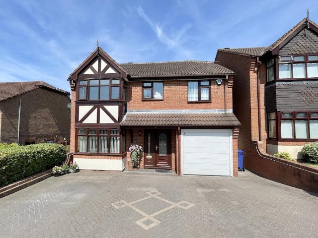 4 bedroom detached house for sale
