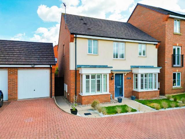 4 bedroom detached house for sale