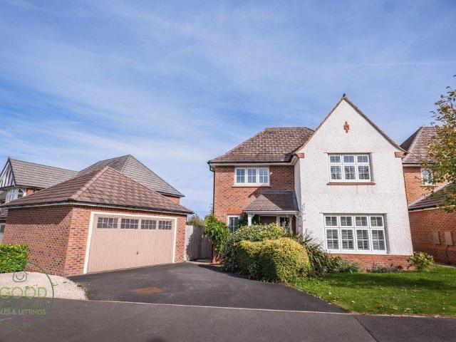 4 bedroom detached house for sale