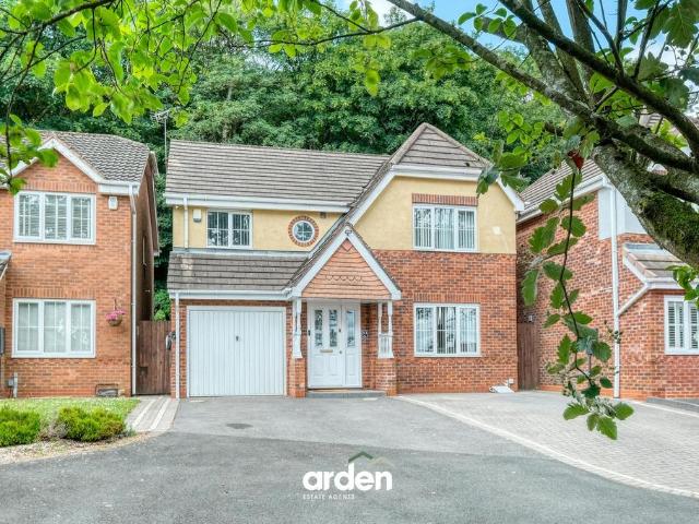 4 bedroom detached house for sale