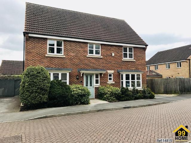 4 bedroom detached house for sale