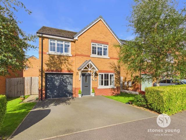 4 bedroom detached house for sale